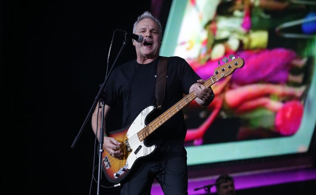 Hombres G durante su presentación en el Vive Latino 2024. Foto: Carlos Mejía/ EL UNIVERSAL.