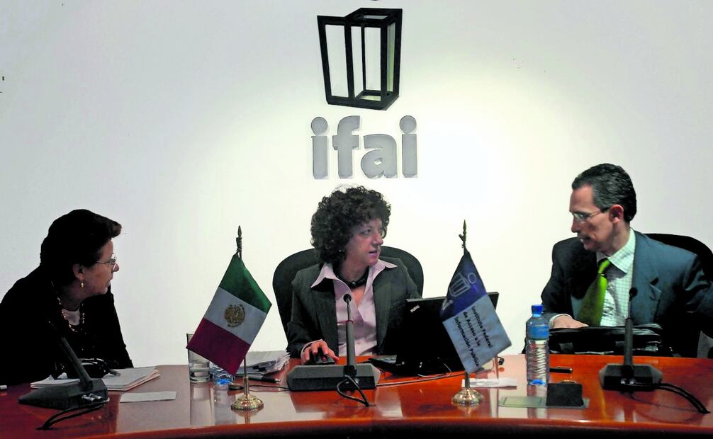 El derecho a la información, garantizado desde la existencia del Ifai, estará supeditado a un funcionario de gobierno. Foto: Archivo | El Universal