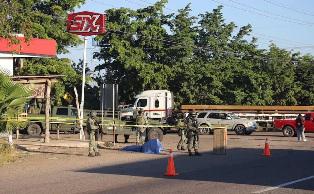 Bloqueos y violencia en Sinaloa; bloqueo en carreteras y seis asesinatos en un solo día. Foto: Especial