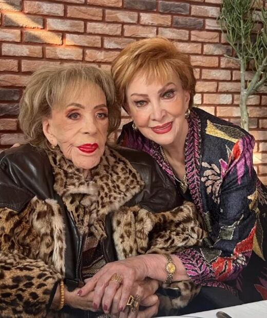 Silvia Pinal celebra hace u  par de semanas el cumpleaños de su amiga, la actriz Norma Lazareno.