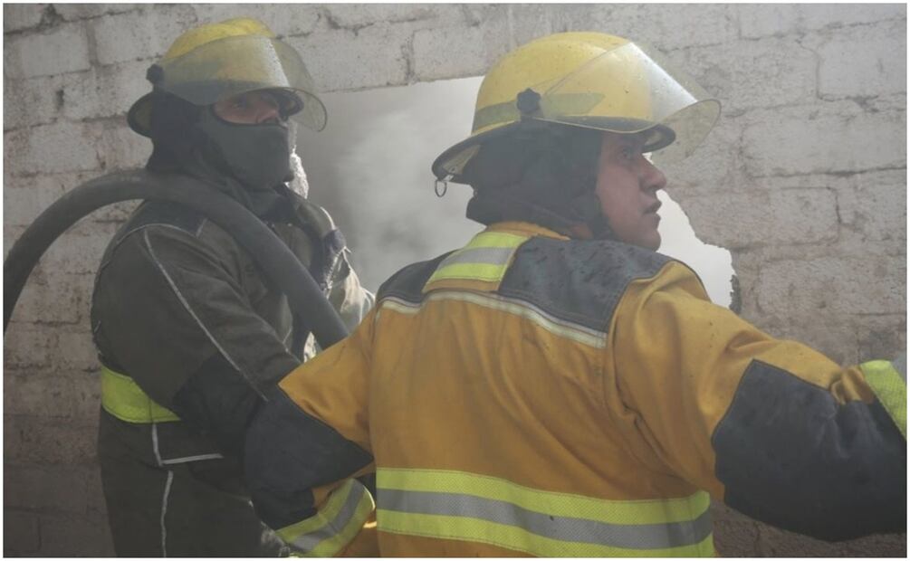 Incendio en fábrica de cartón deja un muerto y cuatro heridos graves en León, Guanajuato (23/10/2024). Foto: Especial