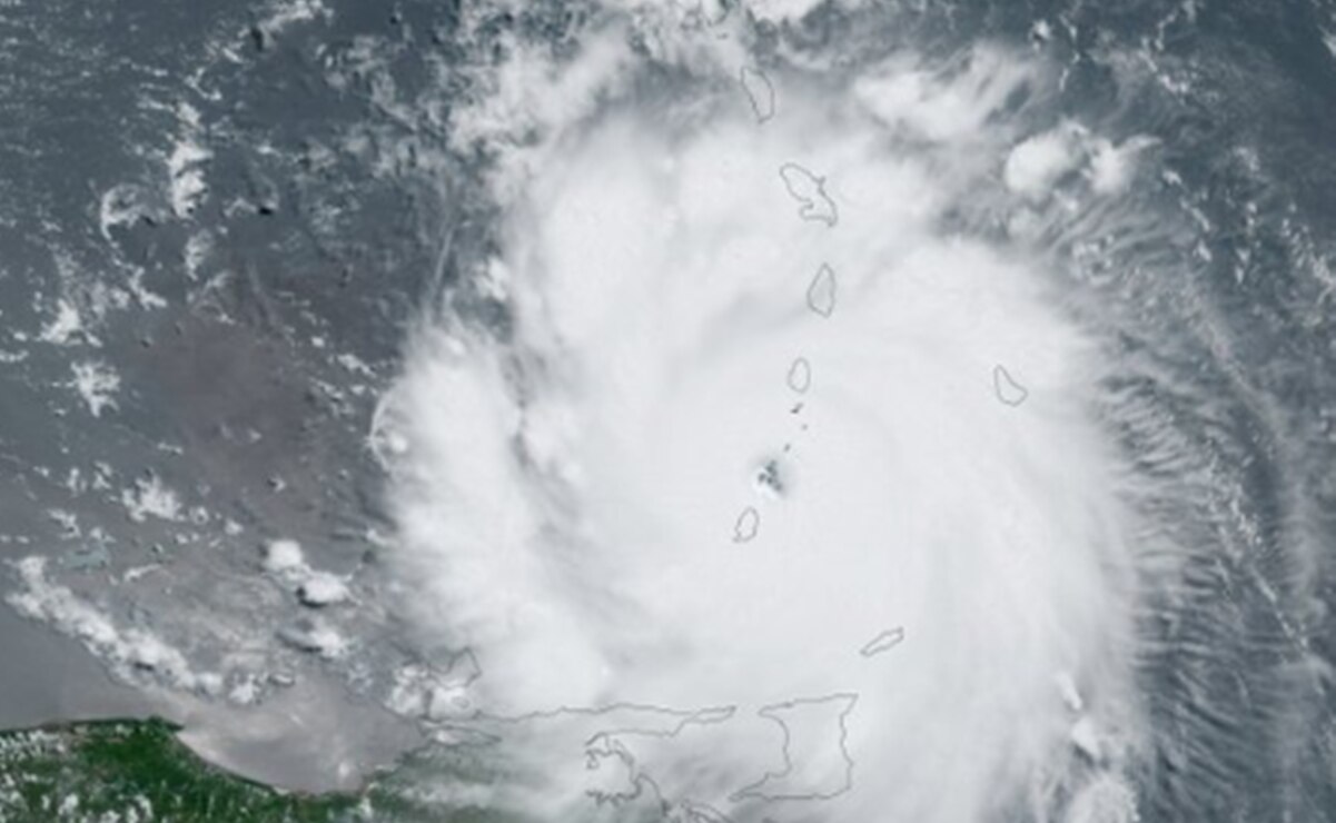 Así se ve el ojo del huracán Beryl desde el espacio. Foto: Captura de pantalla