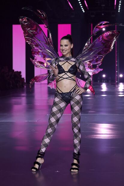 Adriana Lima en Victoria's Secret Fashion Show 2024. Foto: Getty Images