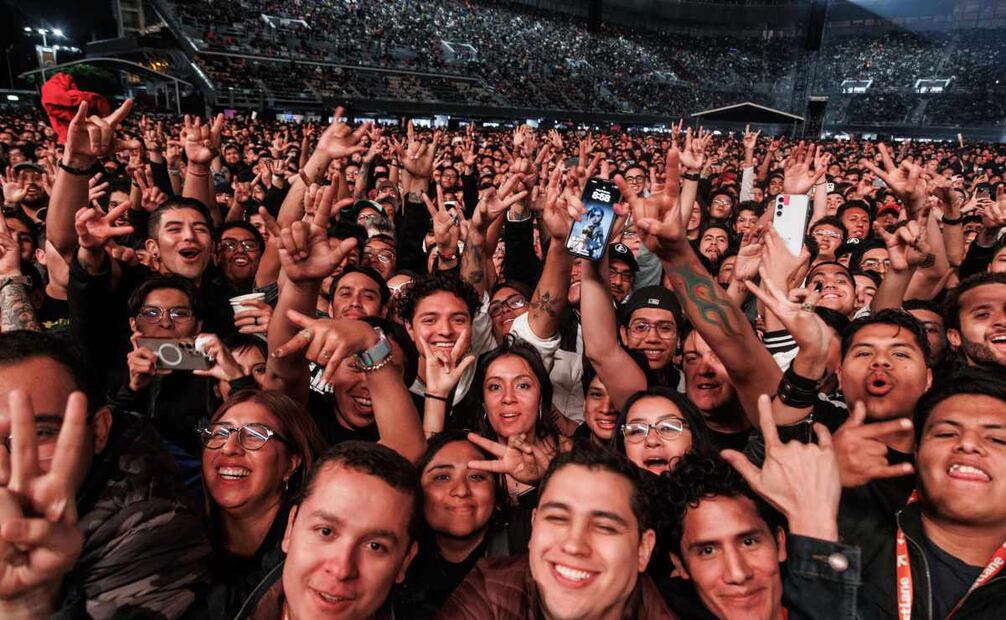 Fans de la banda disfrutando el regreso de Linkin Park. Foto: Yaretzy M. Osnaya / EL UNIVERSAL