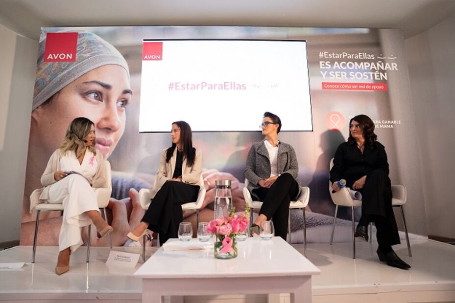 Silvia Ojeda (Instituto Natura México), Dra. Yanin Chávarri, Dra. Rocío Grajales y Alma Ortiz (Asociación Mexicana de Lucha Contra el Cáncer). Foto: Avon México