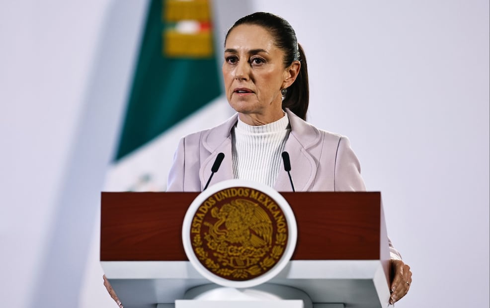 A décadas de distancia y bajo el gobierno de Claudia Sheinbaum Pardo, el peso se posiciona como la moneda que presenta las mayores ganancias frente al dólar este viernes. Foto: EFE