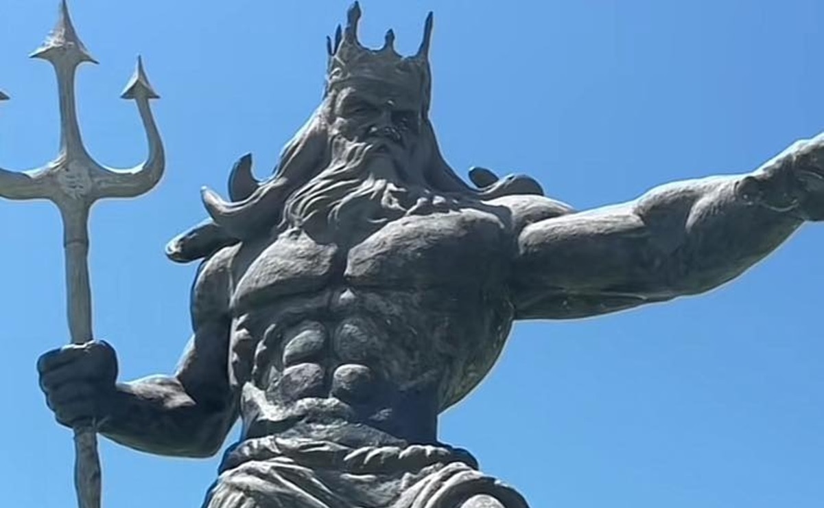 Estatua de Poseidón instalada en el puerto de Progreso desató una polémica por supuestamente enojó al Dios maya Chac. Foto: especial