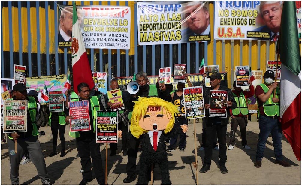 Demonstration by various organizations in defense of migrants at the wall that divides Mexico and the United States of America near the beaches of Tijuana one day before Donald Trump takes office as President. Photo: Diego Simón / EL UNIVERSAL