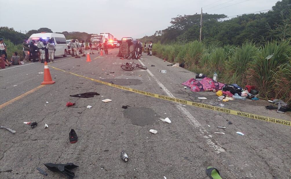 Suben a 3 los migrantes muertos en la caravana de accidente en Oaxaca. Foto: Especial