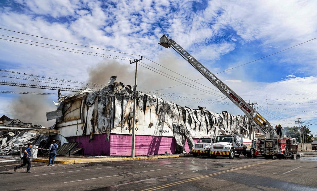 Incendio arrasa con casino y plaza comercial en Culiacán, Sinaloa. Foto: Cuartoscuro.com