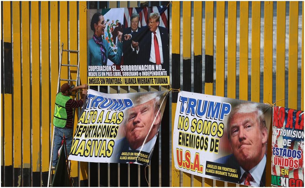 Demonstration by various organizations in defense of migrants at the wall that divides Mexico and the United States of America near the beaches of Tijuana one day before Donald Trump takes office as President. Photo: Diego Simón / EL UNIVERSAL