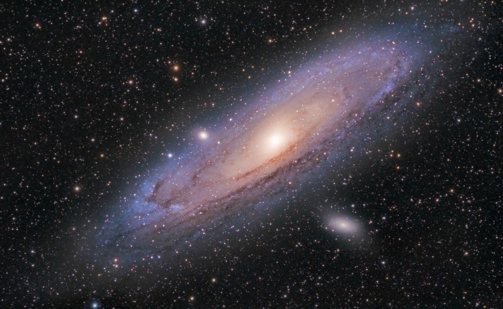 Andrómeda tiene casi el doble de diámetro que la Vía Láctea. Foto: iStock