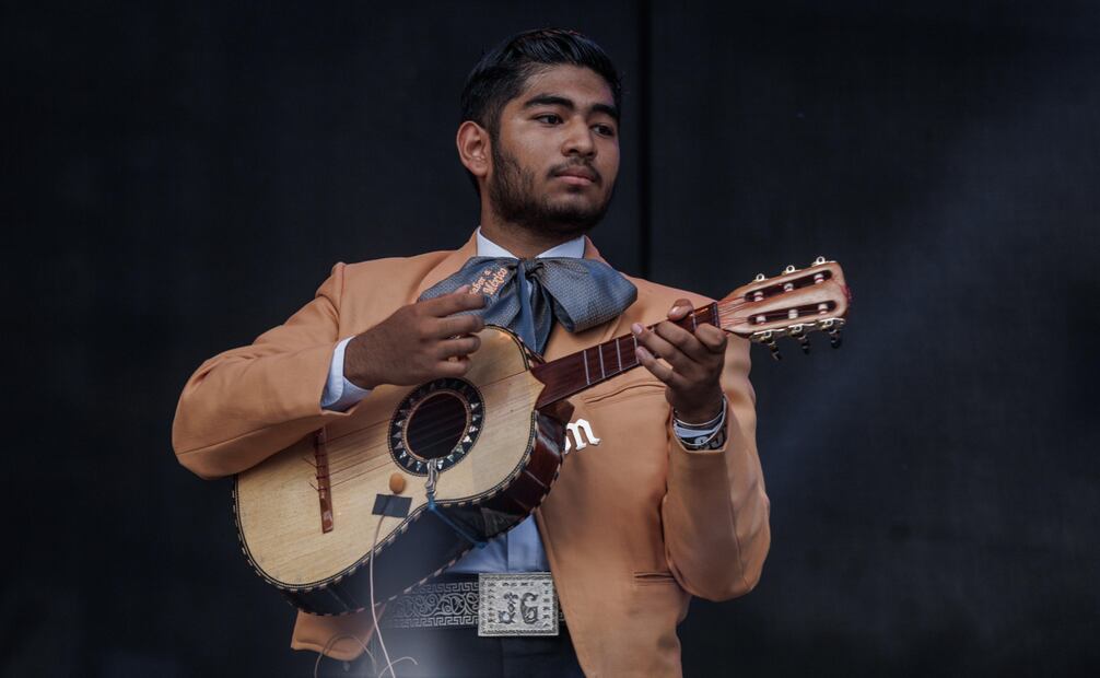 La multitud disfruto del evento musical "Zócalo Lindo y Querido", con presentaciones de mariachis como el Mariachi Arce y el Mariachi Amazonas. Foto: César Huerta