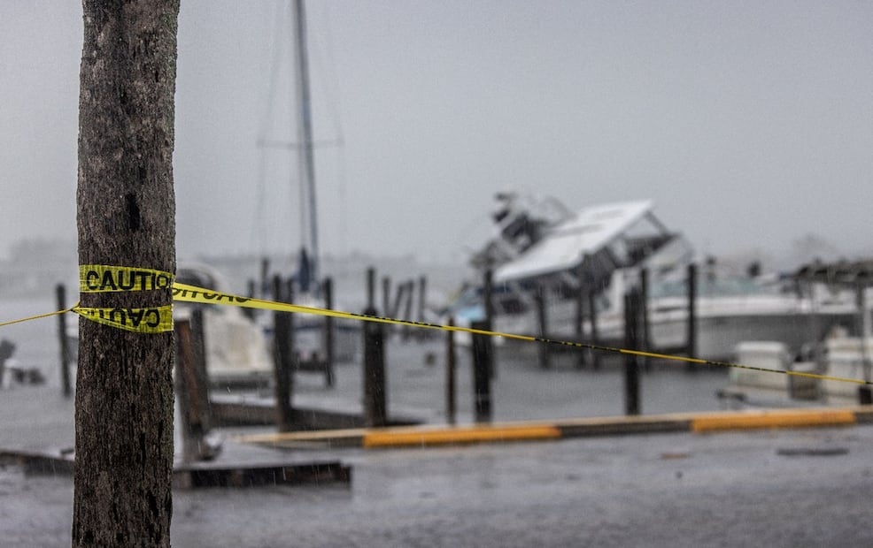 El huracán tocó tierra la noche del miércoles en Siesta Key, cerca de la ciudad de Sarasota, con vientos máximos sostenidos de 205 kilómetros por hora, es decir con categoría 3. Foto: EFE