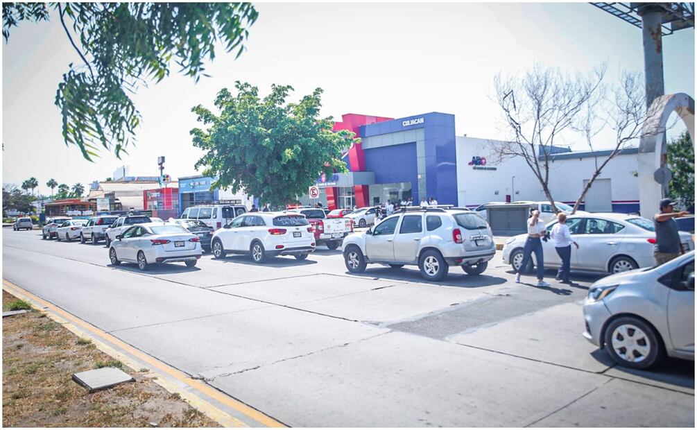 Este 12 de octubre, caravana automovilista exige paz en Sinaloa tras la violencia registrada en la entidad. Foto: Cortesía