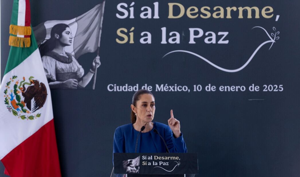 La presidenta Claudia Sheinbaum encabeza en la Basílica de Guadalupe la ceremonia de arranque del programa de canje de armas “Sí al desarme, Sí a la paz”. Foto: Hugo Salvador/EL UNIVERSAL