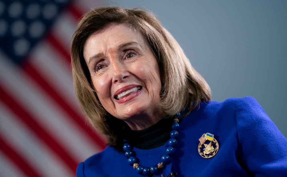 Pelosi “sufrió una lesión” mientras participaba en un encuentro oficial de una delegación del Congreso que viajó al país europeo. Foto: AP