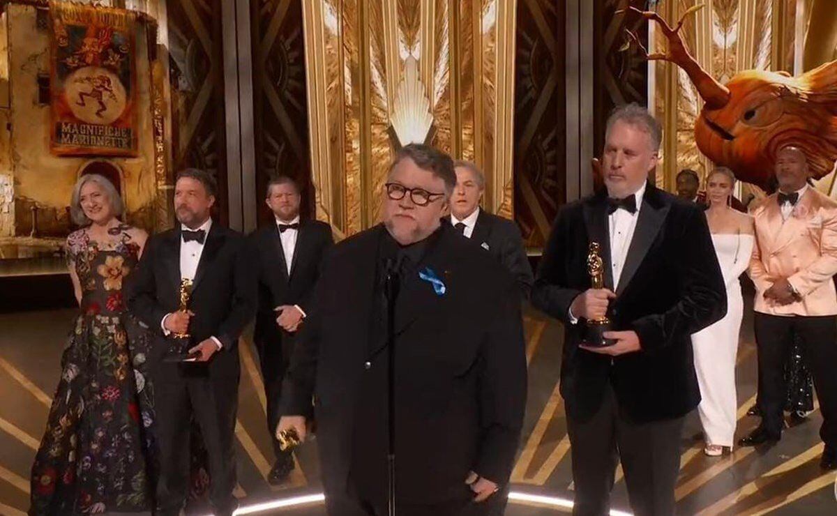 Quiénes fueron los padres de Guillermo del Toro, a quienes dedicó su  discurso en los Premios Oscar?